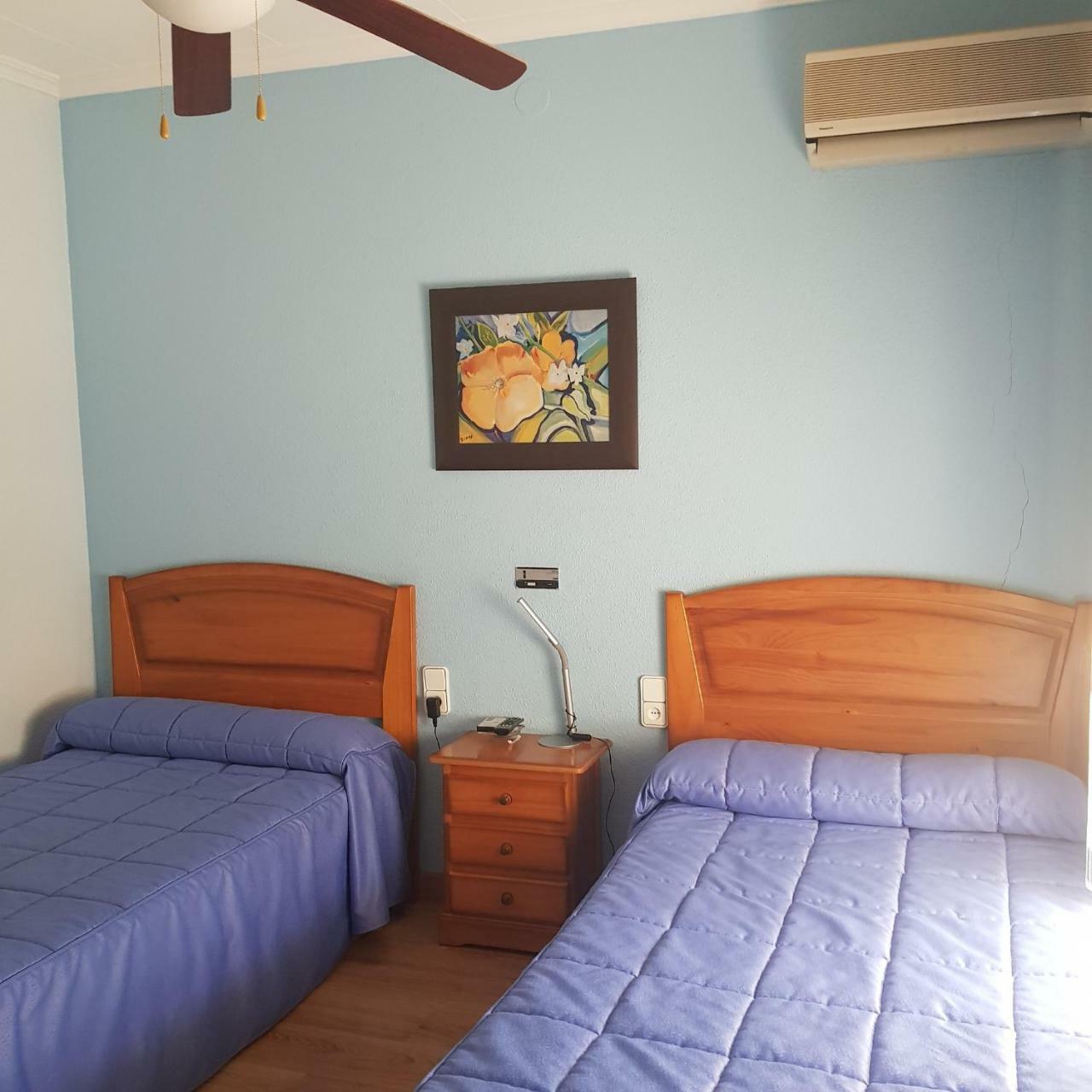 Hostal La Parada Pedro Munoz Ngoại thất bức ảnh